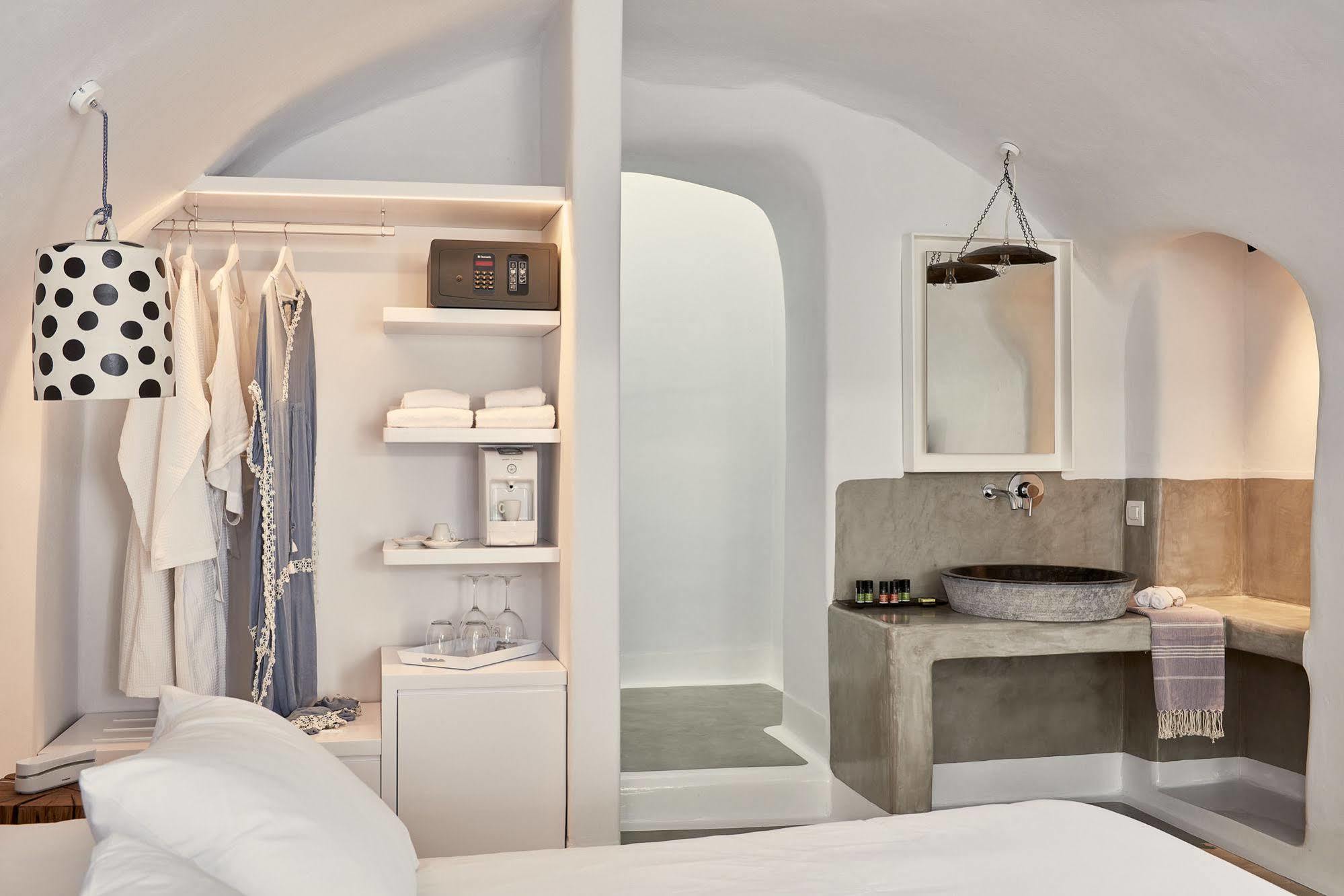 Boho Suites Santorini Perivolos  Exteriör bild