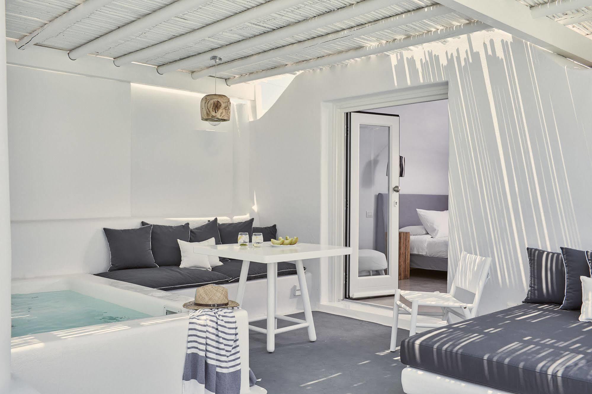 Boho Suites Santorini Perivolos  Exteriör bild